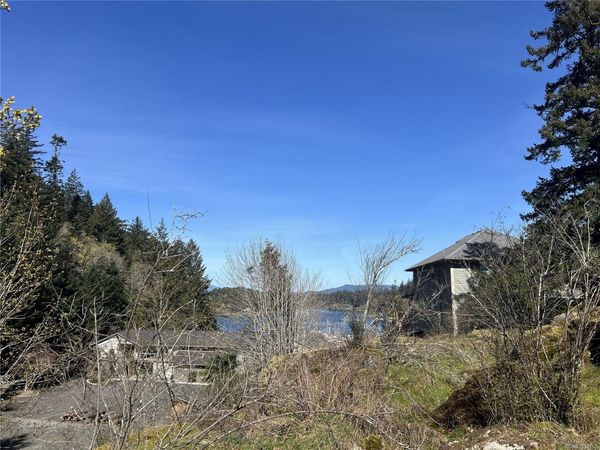 619 Green Rd, Quadra Island, BC V0P 1N0
