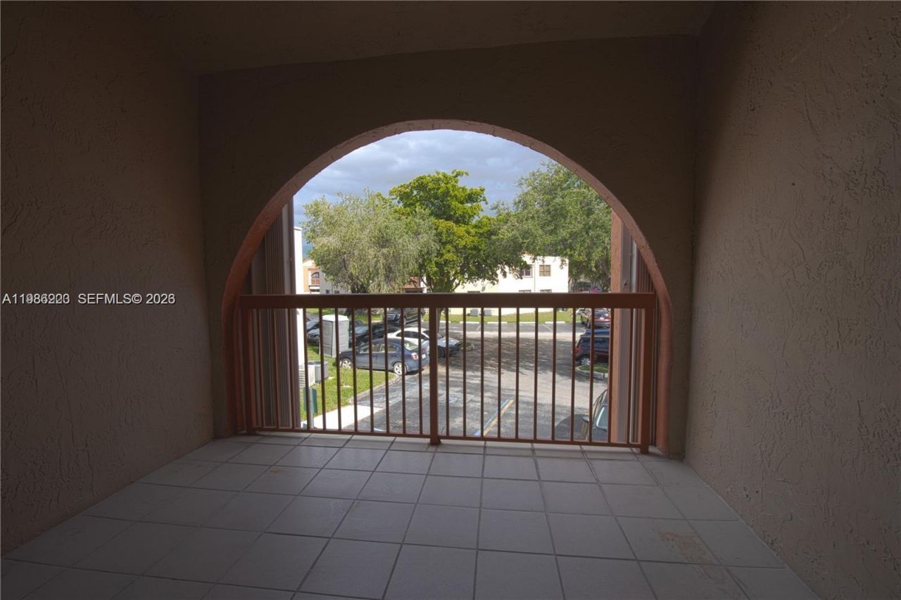 10233 NW 9th St Cir , Unit 213-1, Miami, FL 33172 Photo