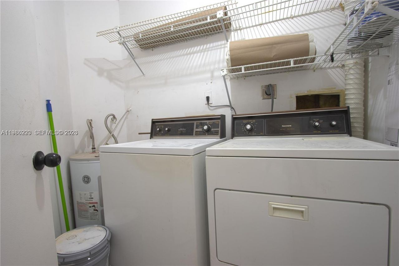 10233 NW 9th St Cir , Unit 213-1, Miami, FL 33172 Photo