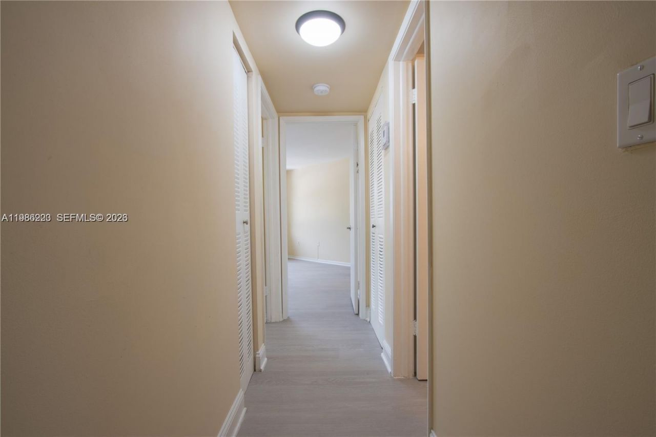 10233 NW 9th St Cir , Unit 213-1, Miami, FL 33172 Photo