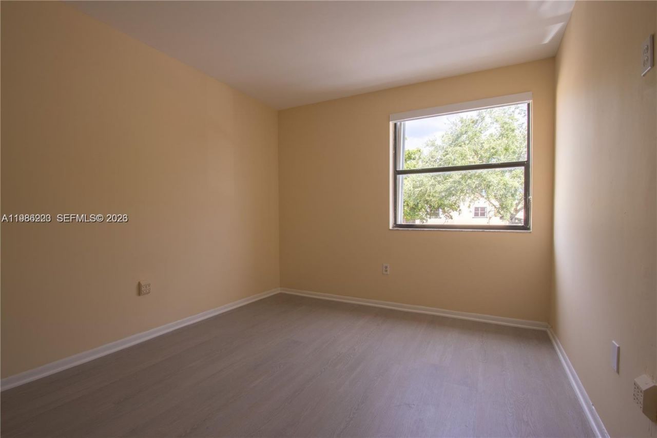 10233 NW 9th St Cir , Unit 213-1, Miami, FL 33172 Photo