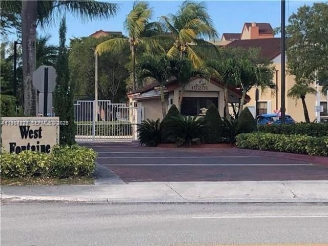 10233 NW 9th St Cir , Unit 213-1, Miami, FL 33172 Photo