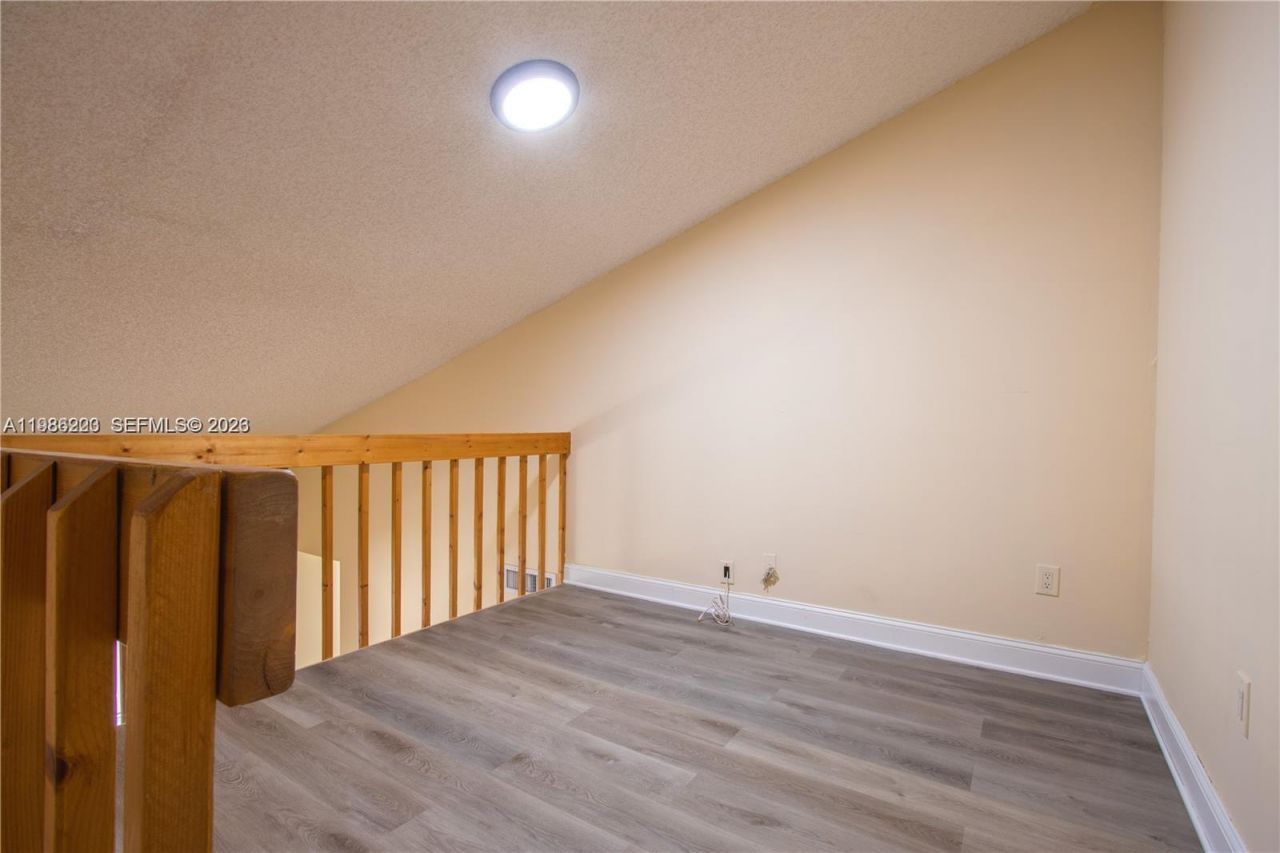 10233 NW 9th St Cir , Unit 213-1, Miami, FL 33172 Photo