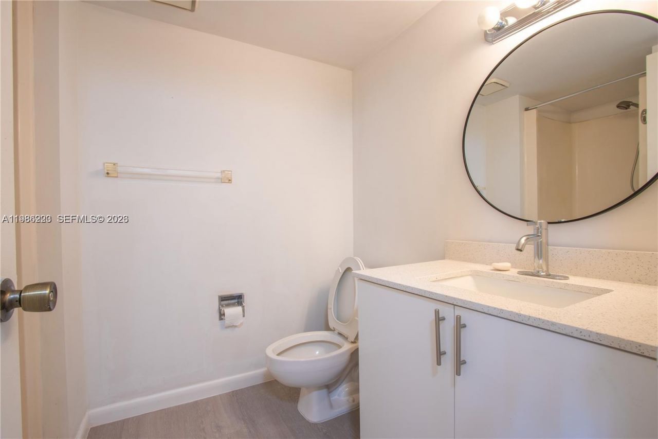 10233 NW 9th St Cir , Unit 213-1, Miami, FL 33172 Photo