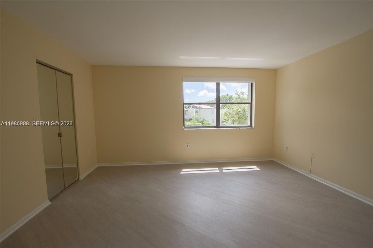 10233 NW 9th St Cir , Unit 213-1, Miami, FL 33172 Photo