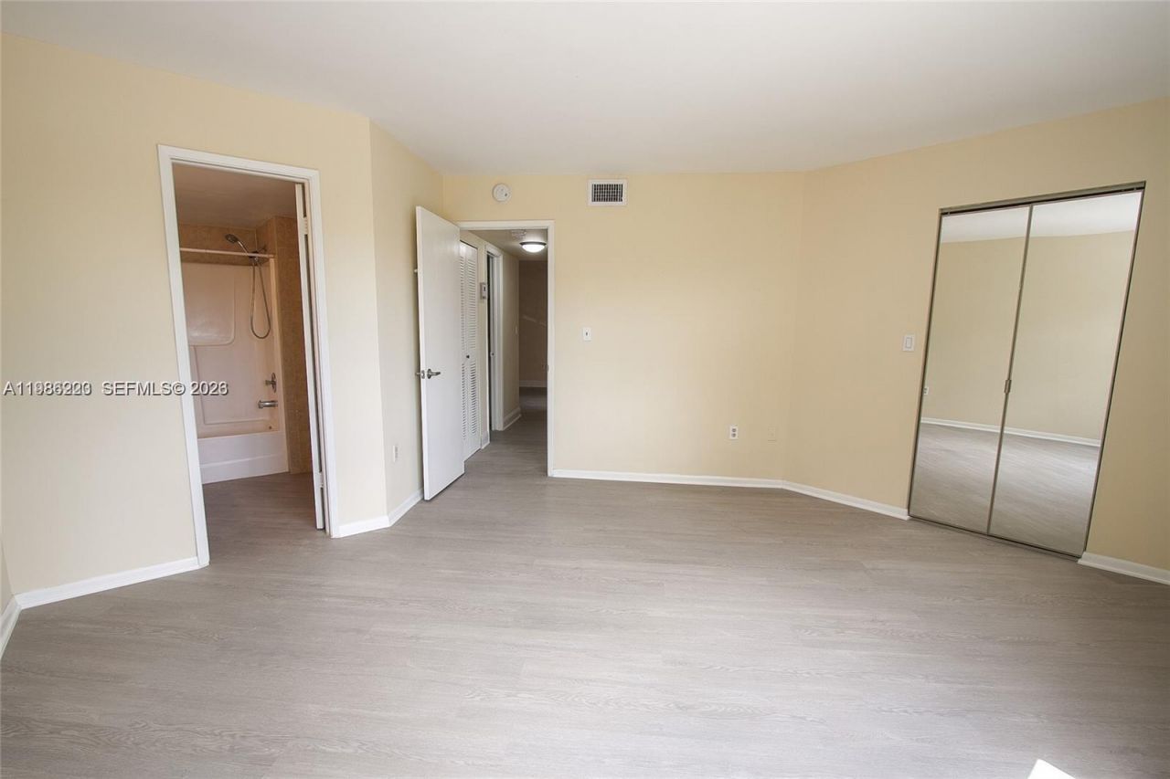 10233 NW 9th St Cir , Unit 213-1, Miami, FL 33172 Photo