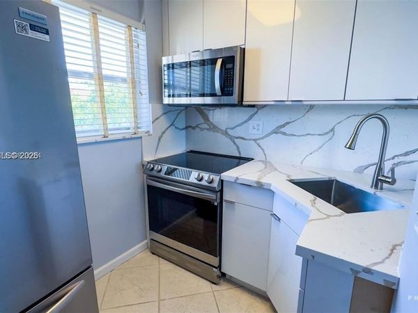 1731 SE 15th St , Unit 315, Fort Lauderdale, FL 33316