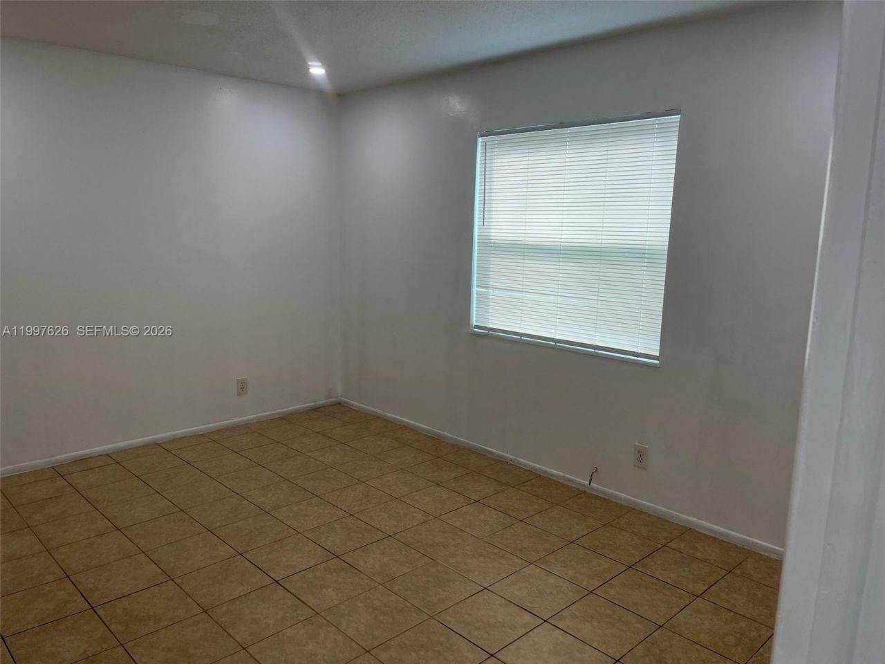 4800 NW 24th Ct, Unit D103, Lauderdale Lakes, FL 33313 Photo
