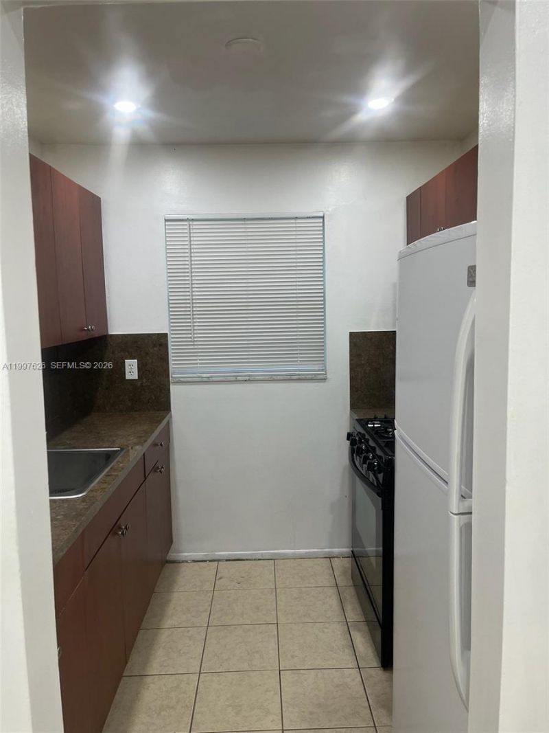 4800 NW 24th Ct, Unit D103, Lauderdale Lakes, FL 33313 Photo