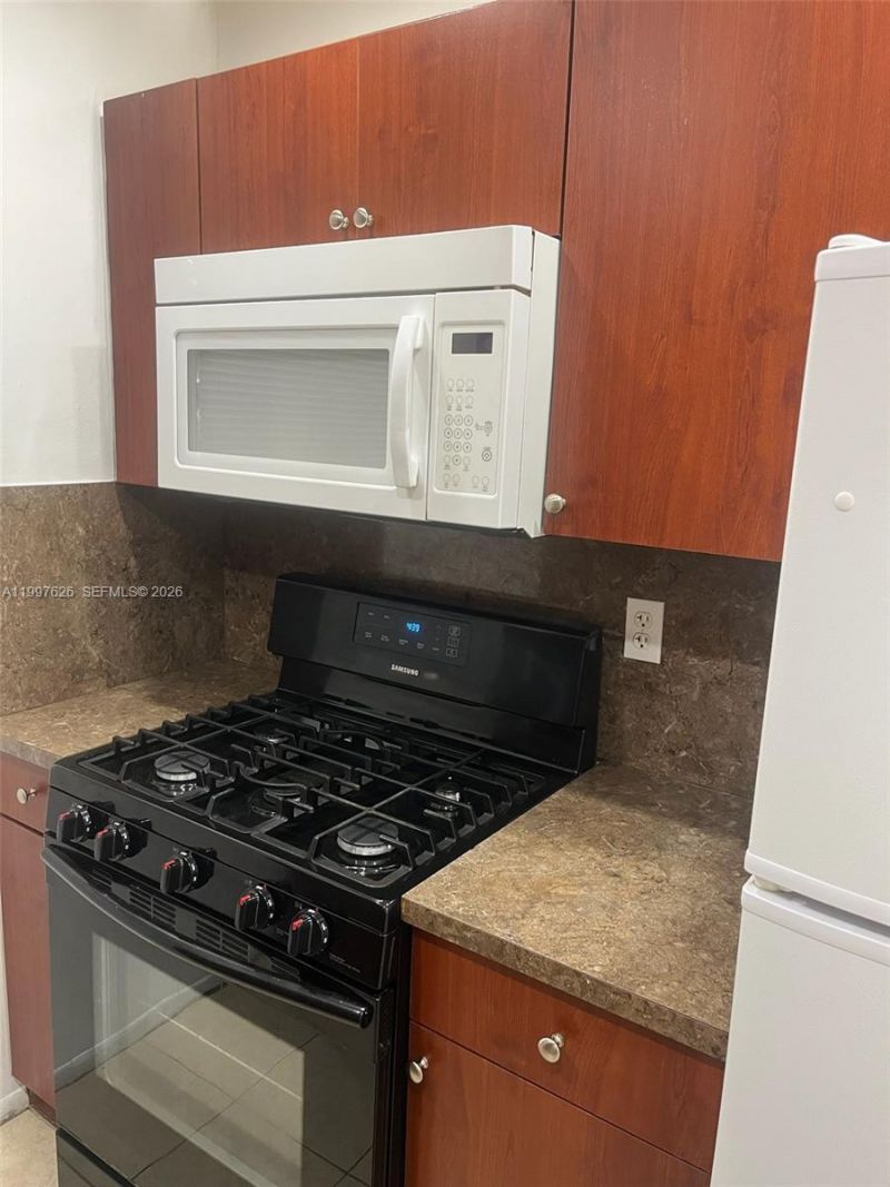 4800 NW 24th Ct, Unit D103, Lauderdale Lakes, FL 33313 Photo