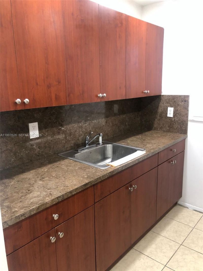 4800 NW 24th Ct, Unit D103, Lauderdale Lakes, FL 33313 Photo