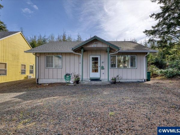 142 S Quadrant St, Rockaway Beach, OR 97201