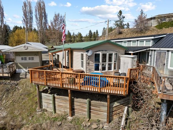 18617 W Williams Lake Rd, Cheney, WA 99004