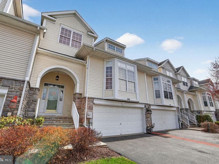 186 Oakmont Court, Easton, PA 18042 Main Photo