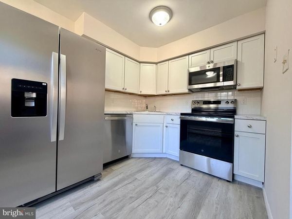 335 E LANCASTER AVENUE, Unit B-14, DOWNINGTOWN, PA 19335