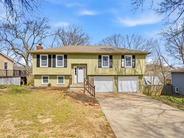 10116 W 52 Terrace, Merriam, KS 66203