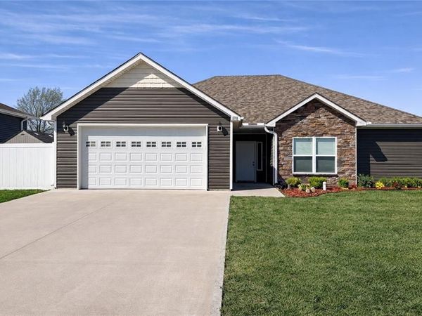 1700 W 6th Street Terrace, Knob Noster, MO 65336