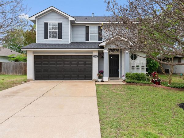709 Sparkling Brook LN, Leander, TX 78641