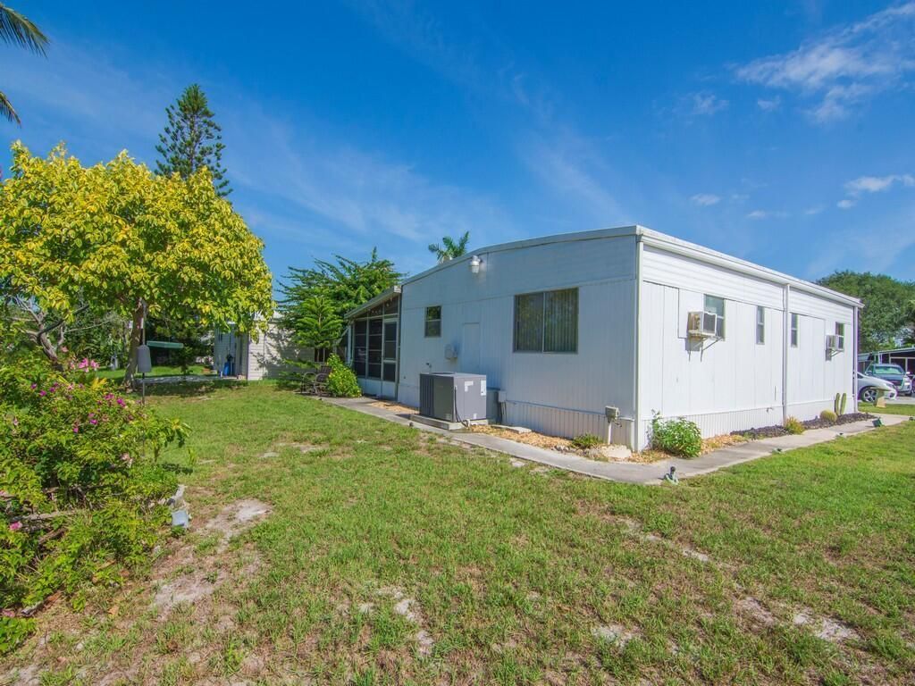 521 NE Sapphire Way, Jensen Beach, FL 34957 Photo