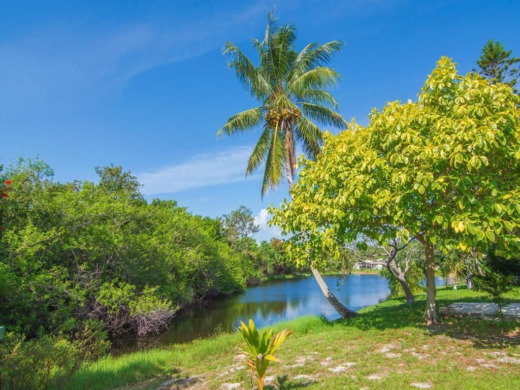 521 NE Sapphire Way, Jensen Beach, FL 34957 Photo