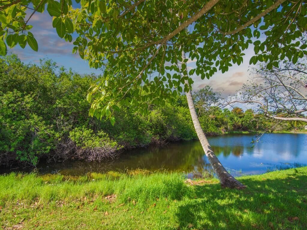 521 NE Sapphire Way, Jensen Beach, FL 34957 Photo