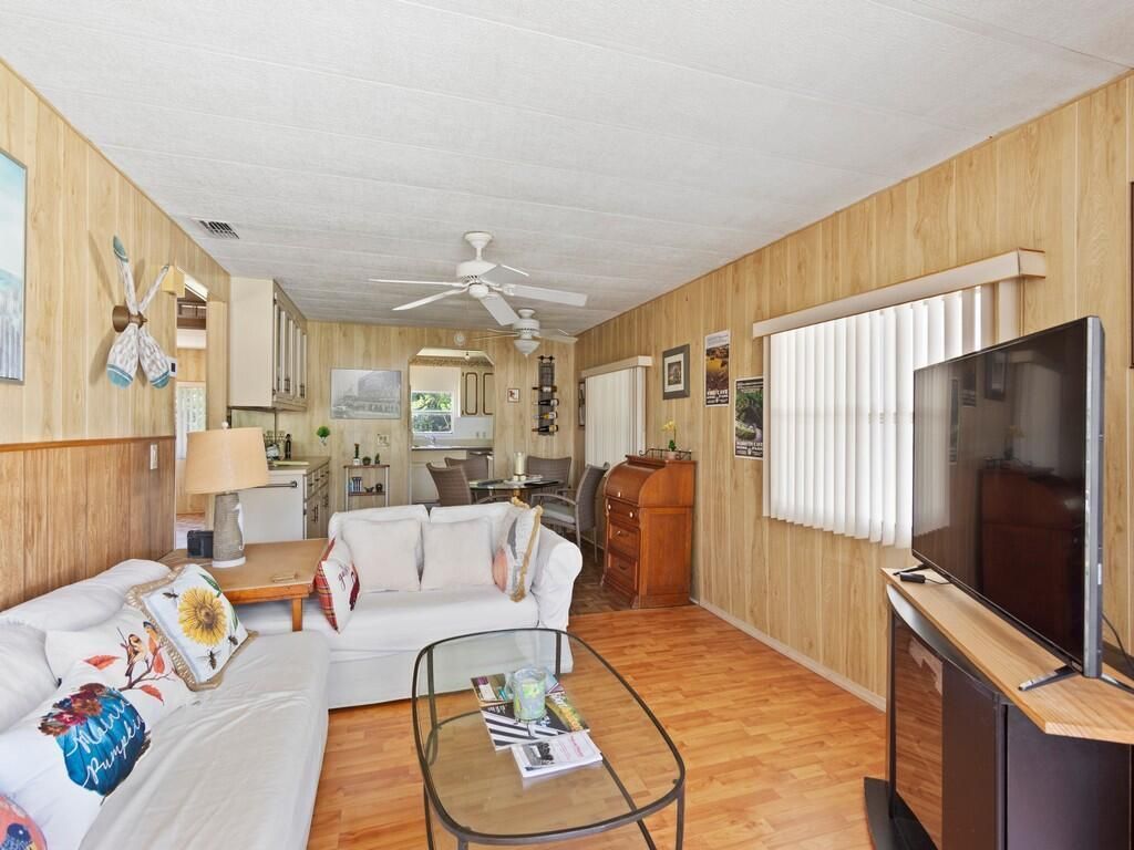 521 NE Sapphire Way, Jensen Beach, FL 34957 Photo