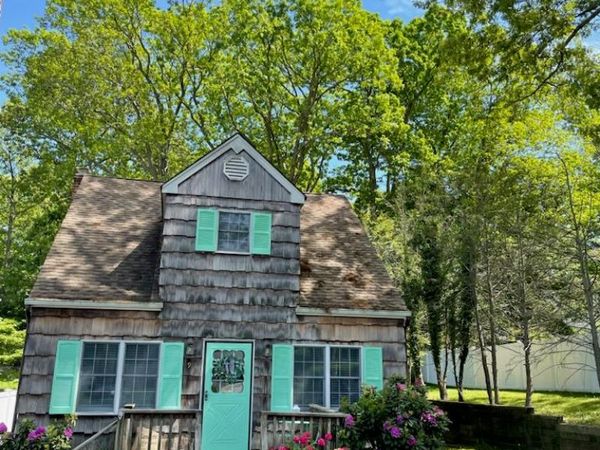 9 Bayview Ct., Poquott, NY 11733