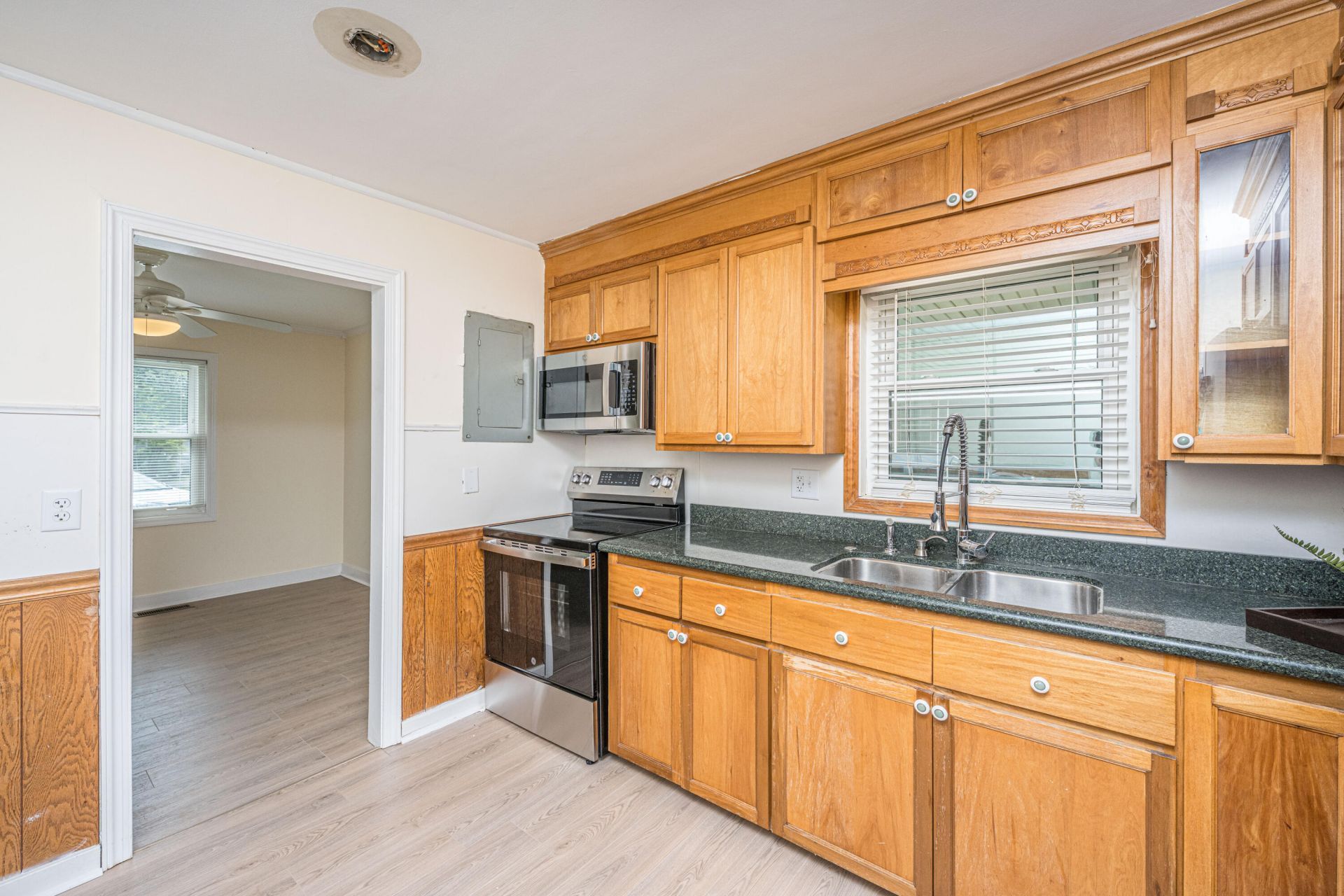 1010 W Recess Road Photo 11