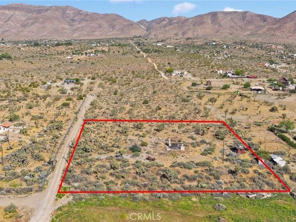 1 Lamprey Road, Apple Valley, CA 92308