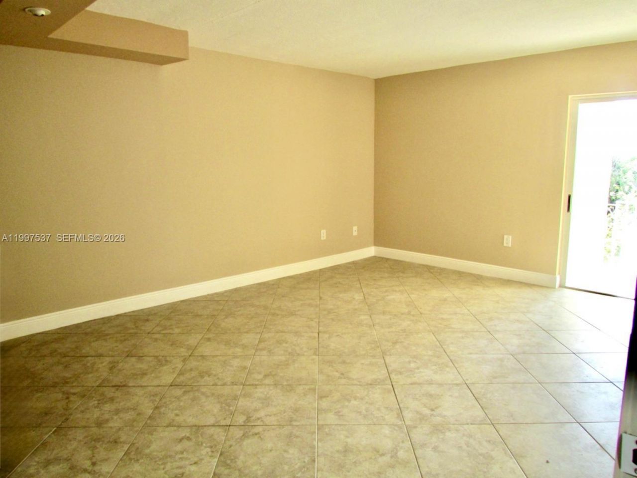 9375 Fontainebleau Blvd, Unit L317, Miami, FL 33172 Photo