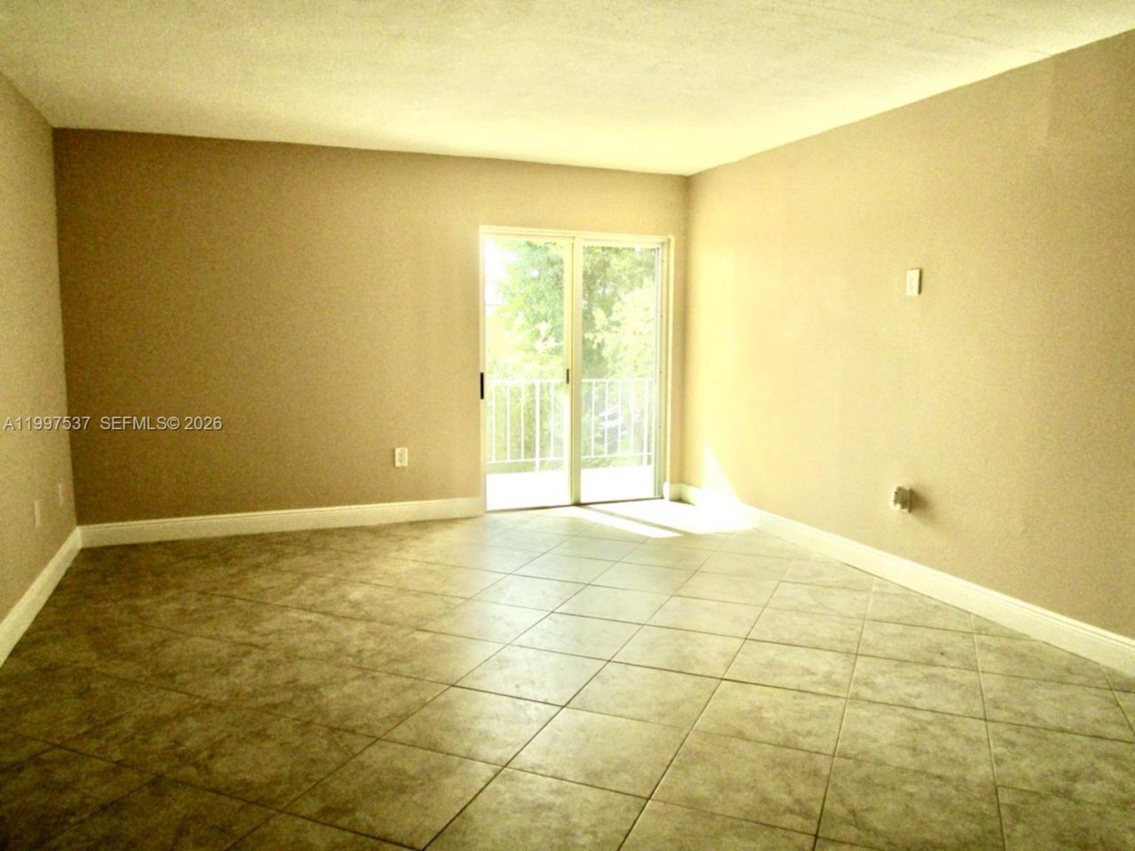 9375 Fontainebleau Blvd, Unit L317, Miami, FL 33172 Photo