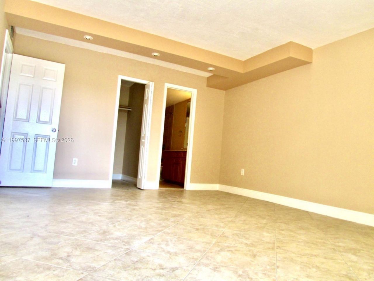 9375 Fontainebleau Blvd, Unit L317, Miami, FL 33172 Photo