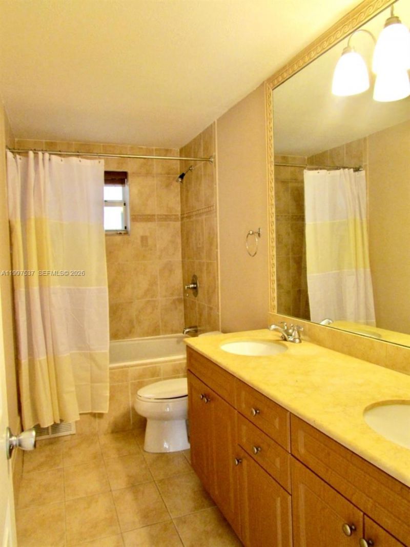 9375 Fontainebleau Blvd , Unit L317, Miami, FL 33172 Photo