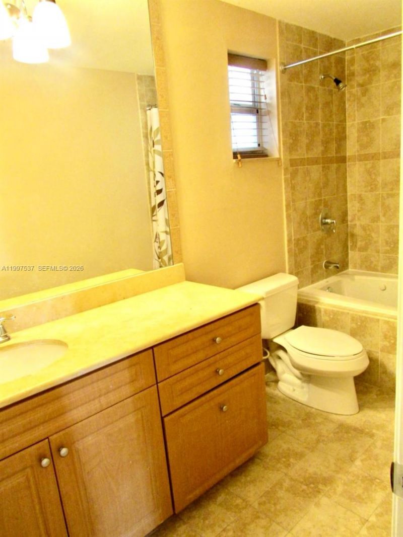 9375 Fontainebleau Blvd, Unit L317, Miami, FL 33172 Photo