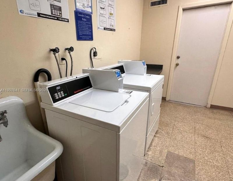 2750 NE 183rd St , Unit 801, Aventura, FL 33160 Photo