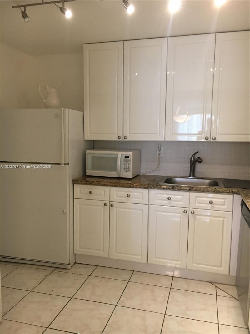 2750 NE 183rd St , Unit 801, Aventura, FL 33160 Photo