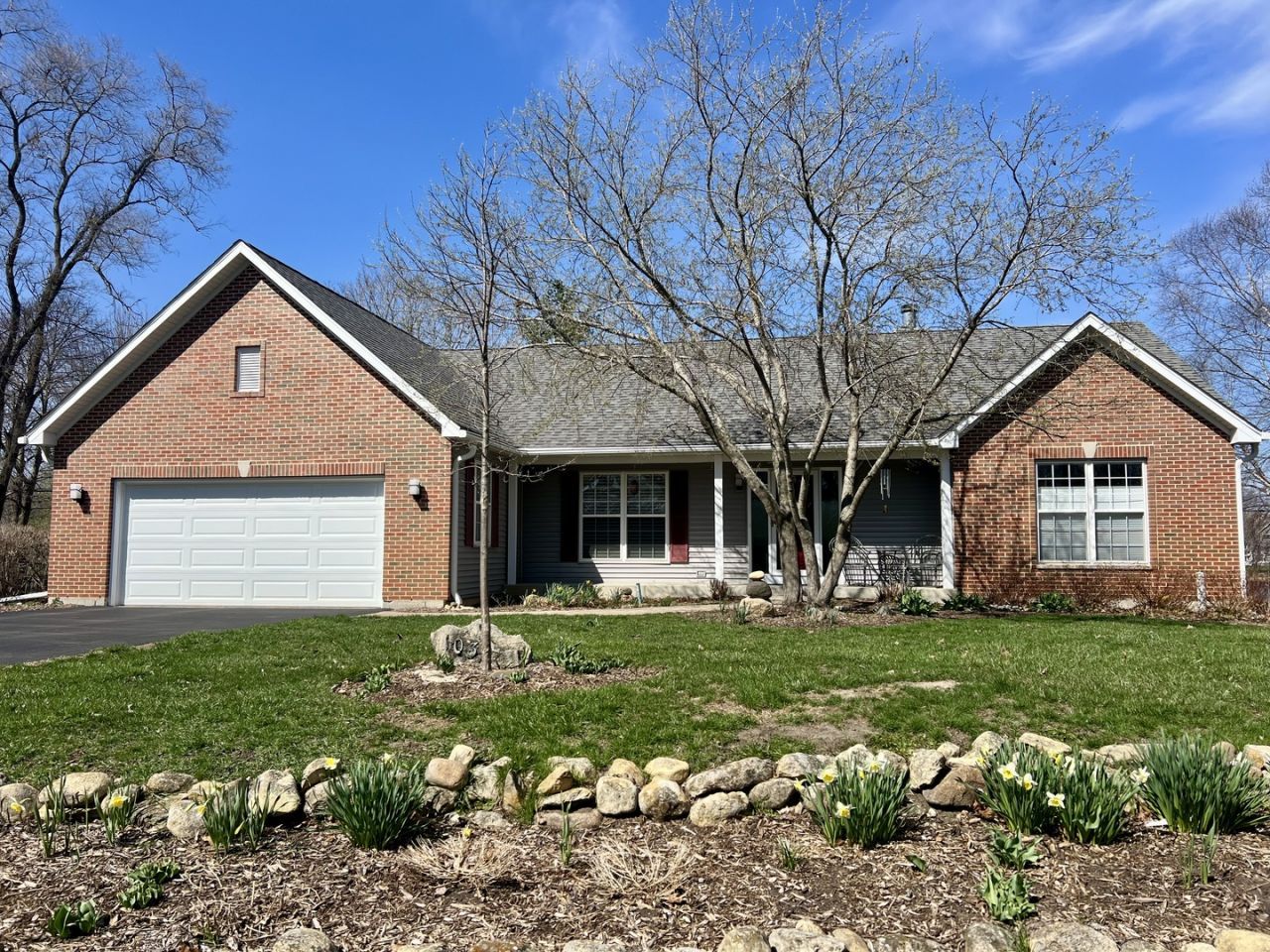 103 Tulip Circle , Island Lake, IL 60042