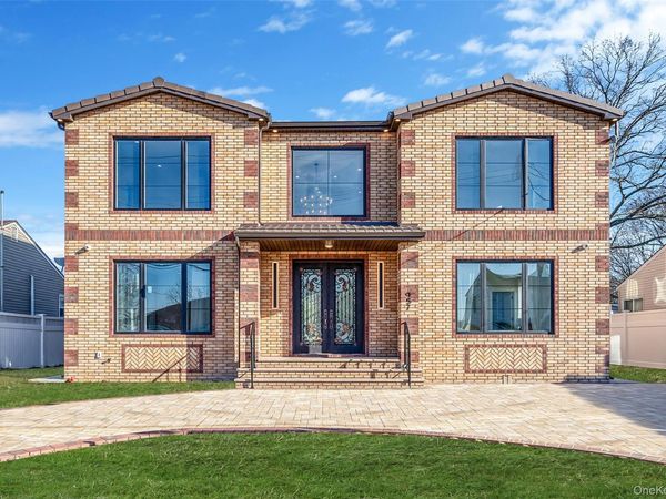 957 Dana Avenue , Valley Stream, NY 11580