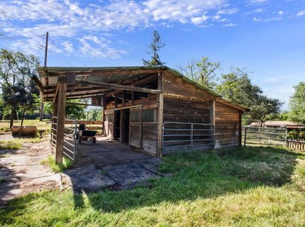 9256 Horseshoe Bar Rd, Loomis, CA 95650 Photo