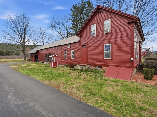 111 South St, Bernardston, MA 01337