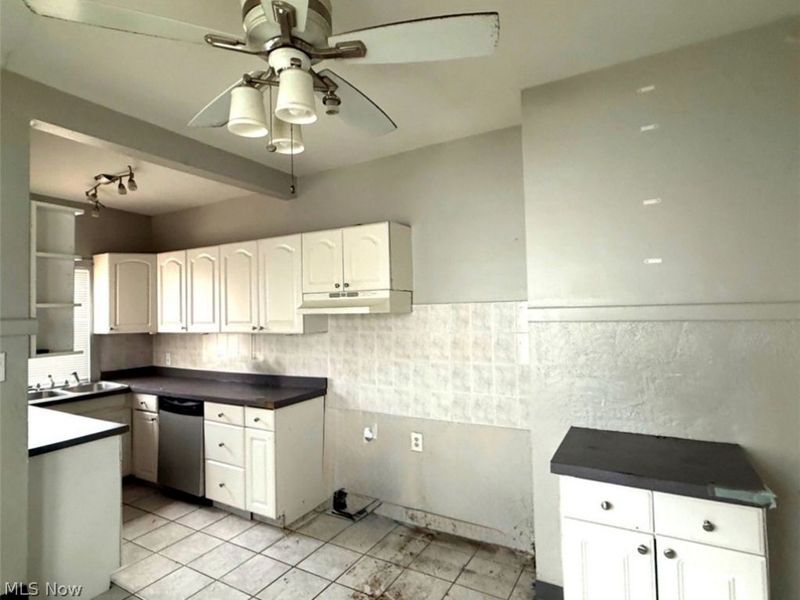 11918 Buckingham Avenue, Cleveland, OH 44120 Photo 5