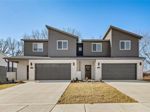 712 Sun Meadows Loop, Centerton, AR 72719