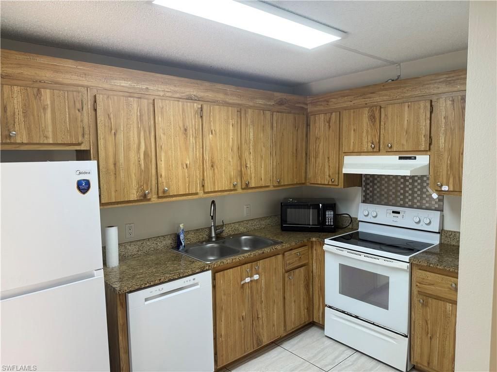 1531 Park Meadows Dr , Unit 4, Fort Myers, FL 33907 Photo