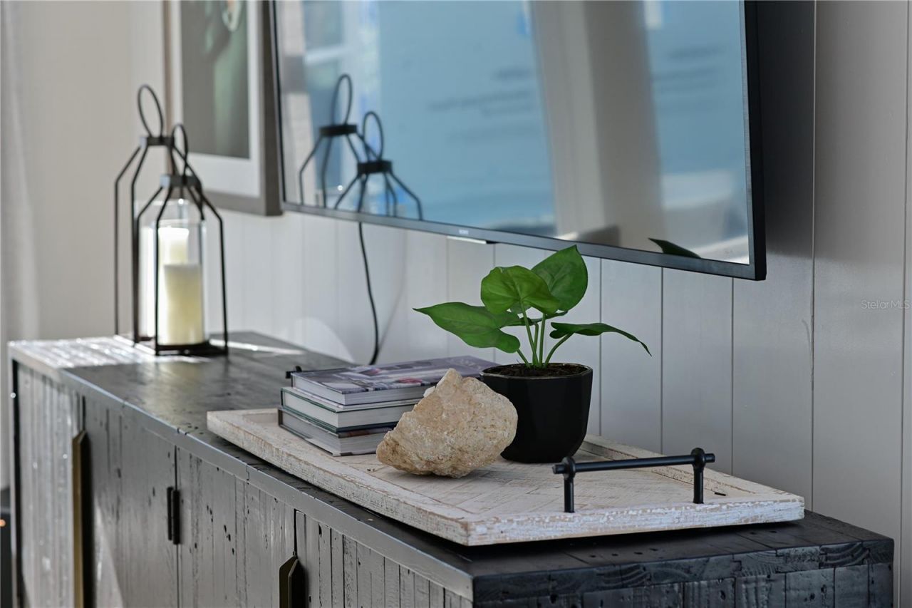 2451 Mangum Court , Sarasota, FL 34237 Photo