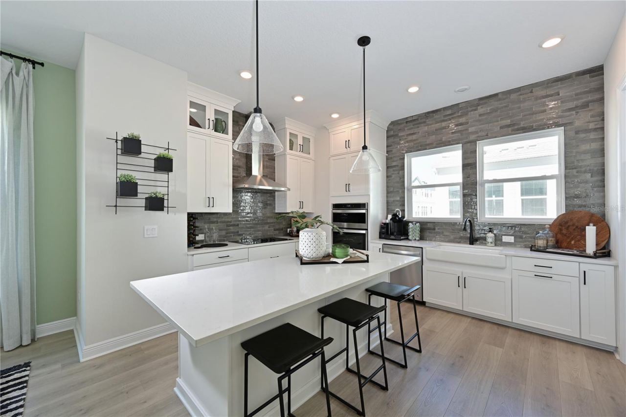 2451 Mangum Court , Sarasota, FL 34237 Photo