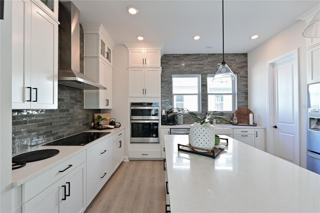 2451 Mangum Court , Sarasota, FL 34237 Photo