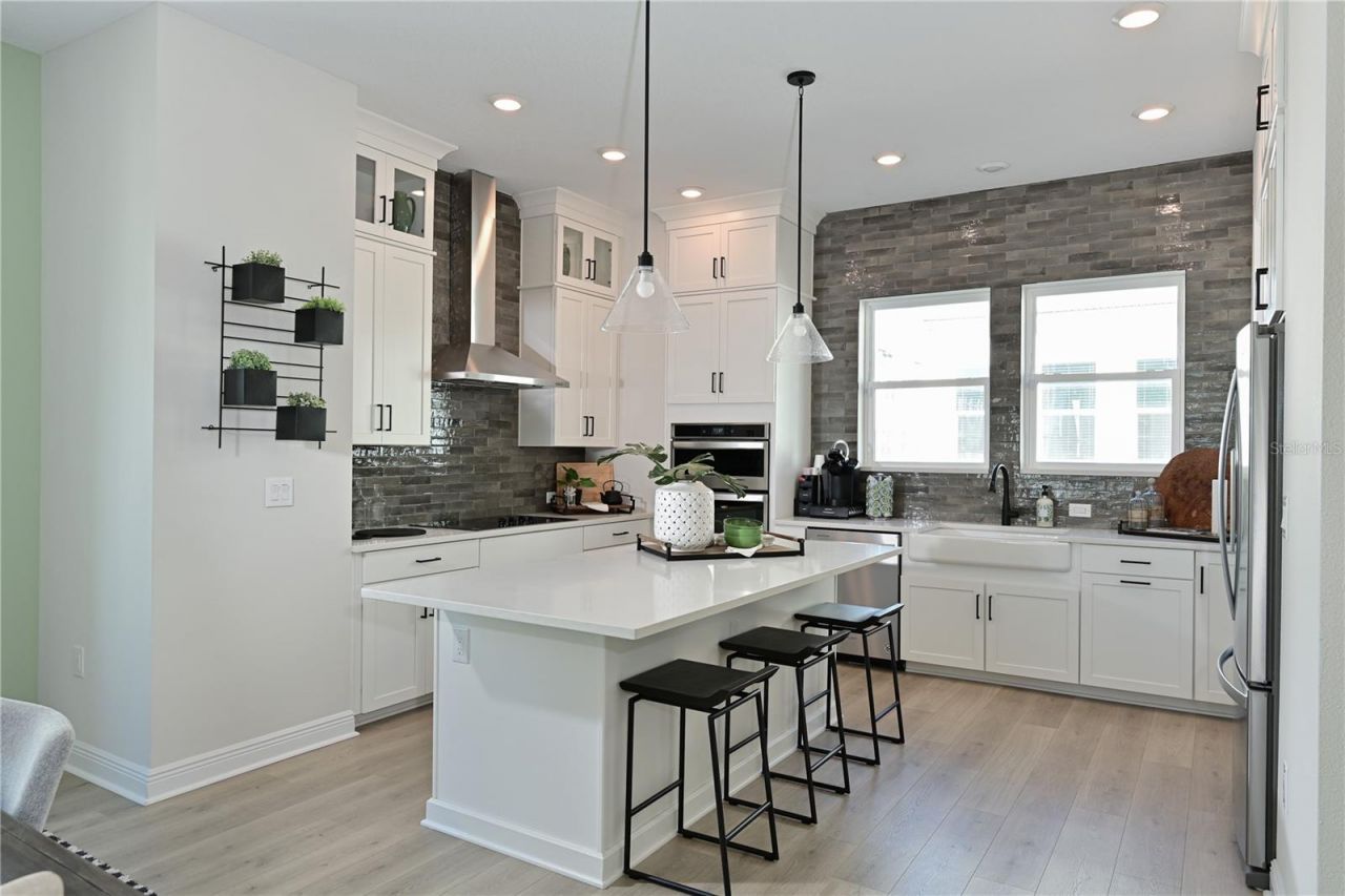 2451 Mangum Court , Sarasota, FL 34237 Photo