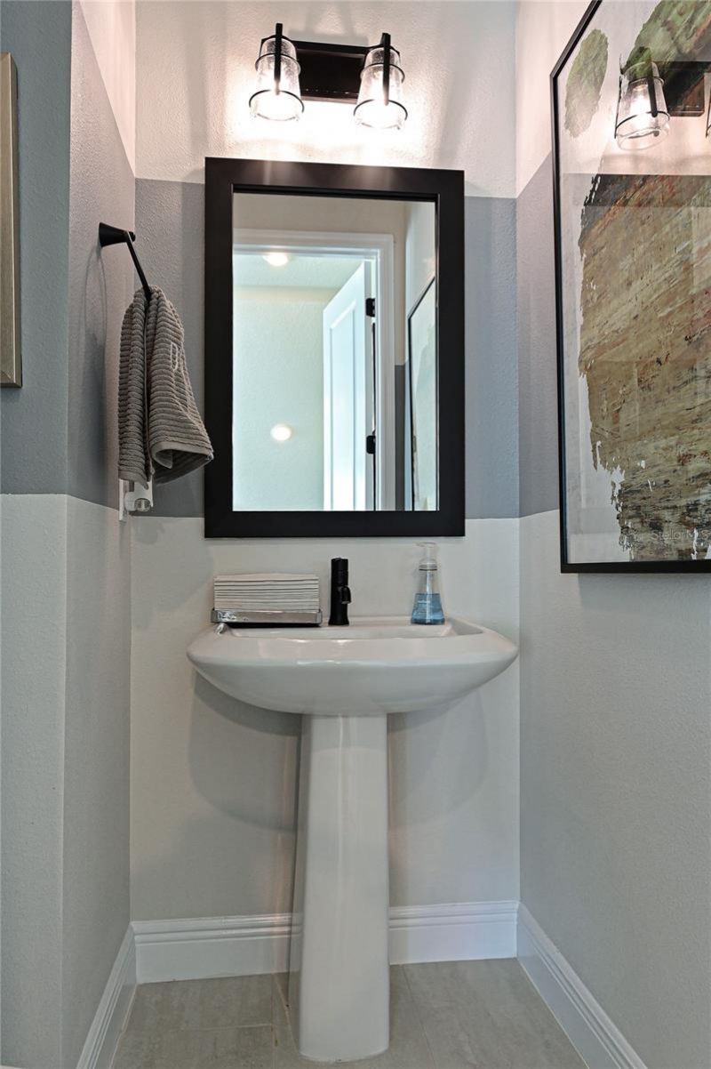 2451 Mangum Court , Sarasota, FL 34237 Photo