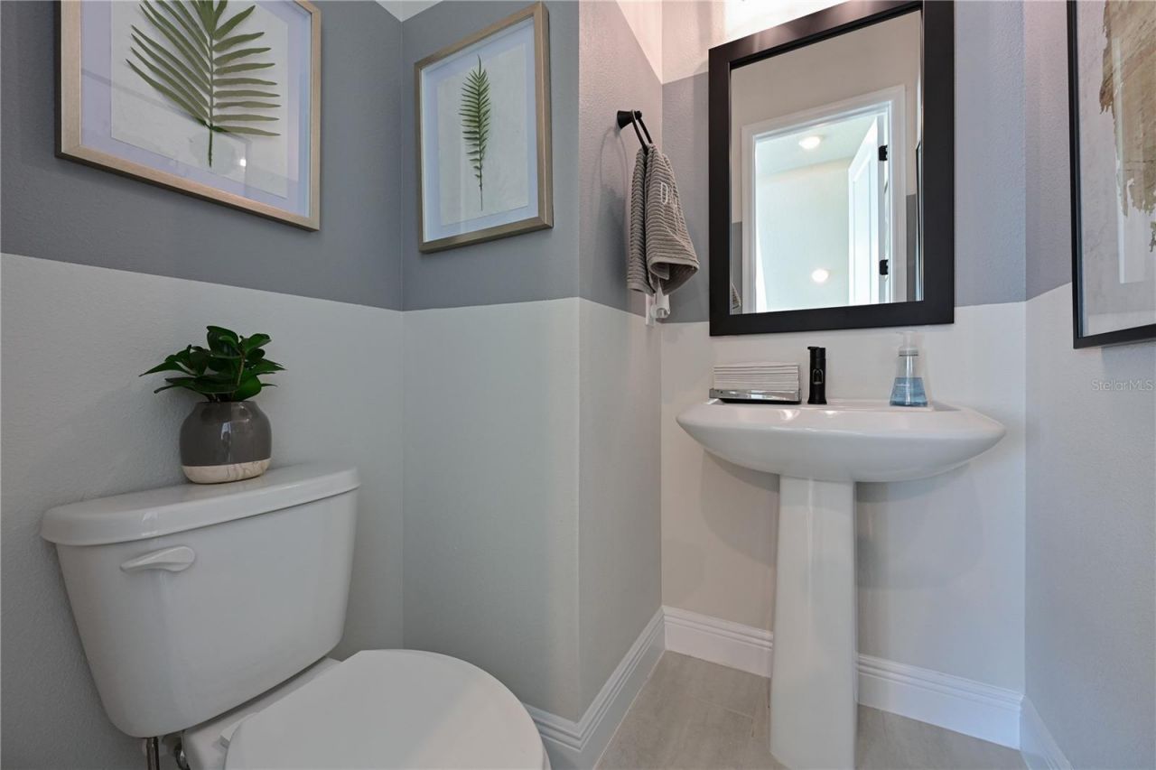 2451 Mangum Court , Sarasota, FL 34237 Photo