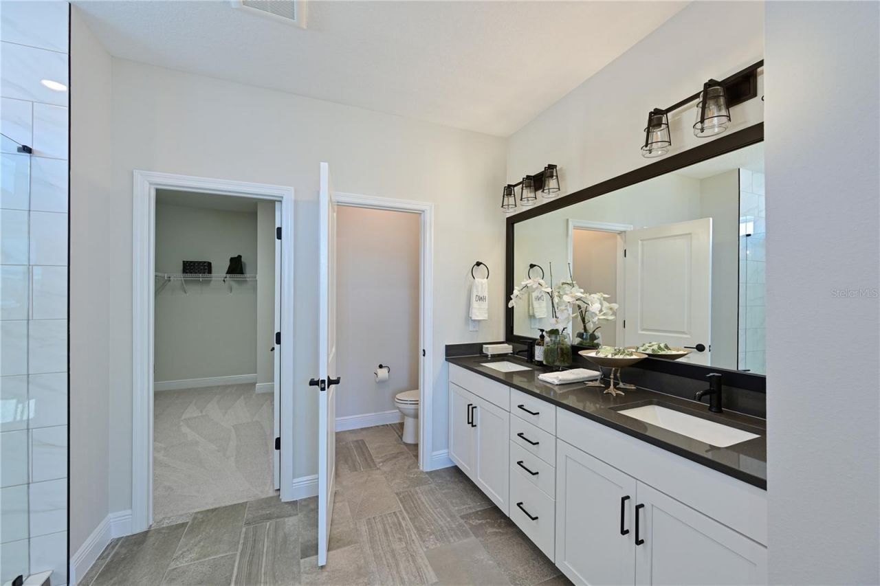 2451 Mangum Court , Sarasota, FL 34237 Photo